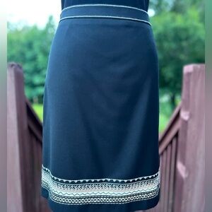 Ann Taylor Skirt Size 6 (LM)